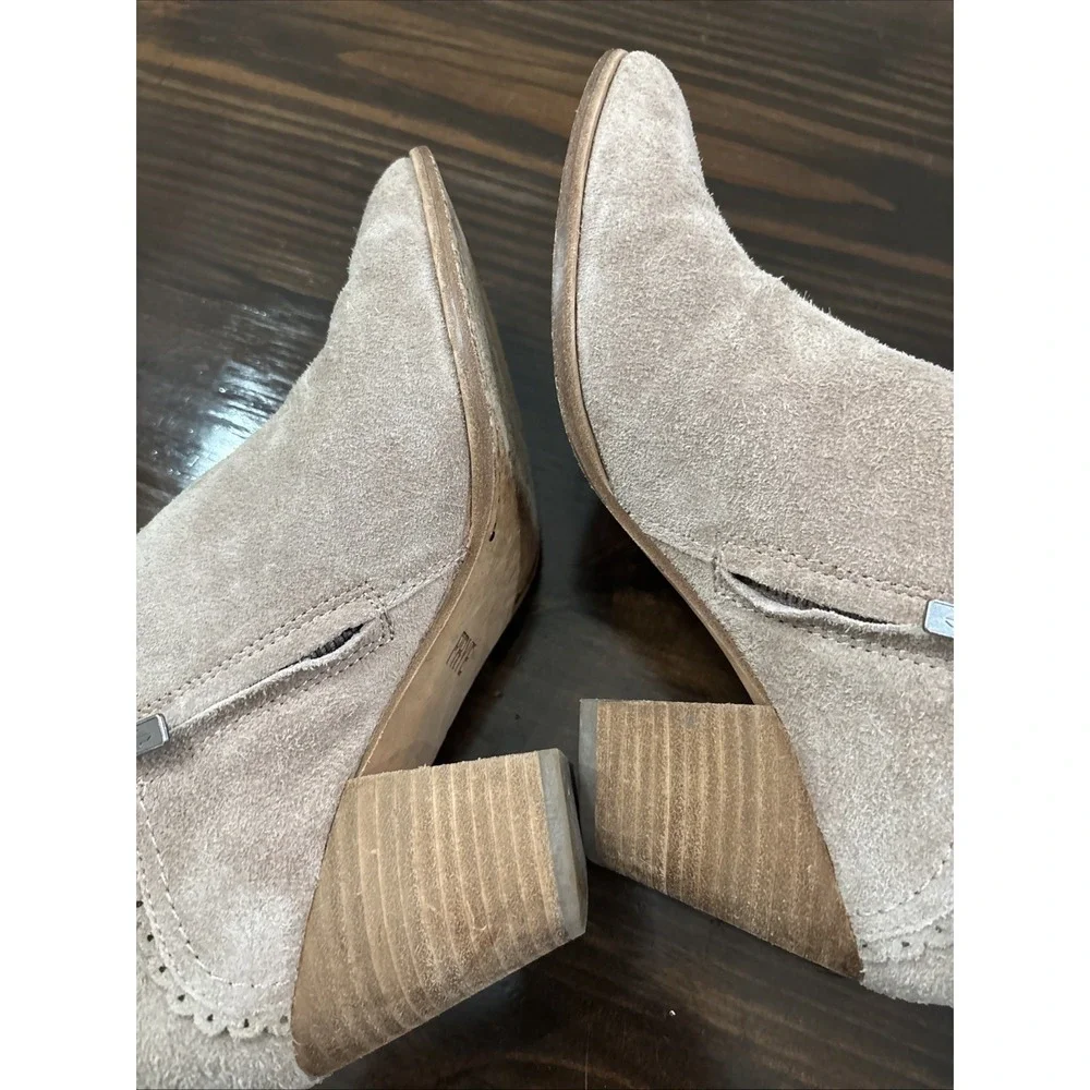 FRYE REED PALE BLUSH SUEDE LEATHER ZIP ANKLE SCALLOPED BOOTIE US 9